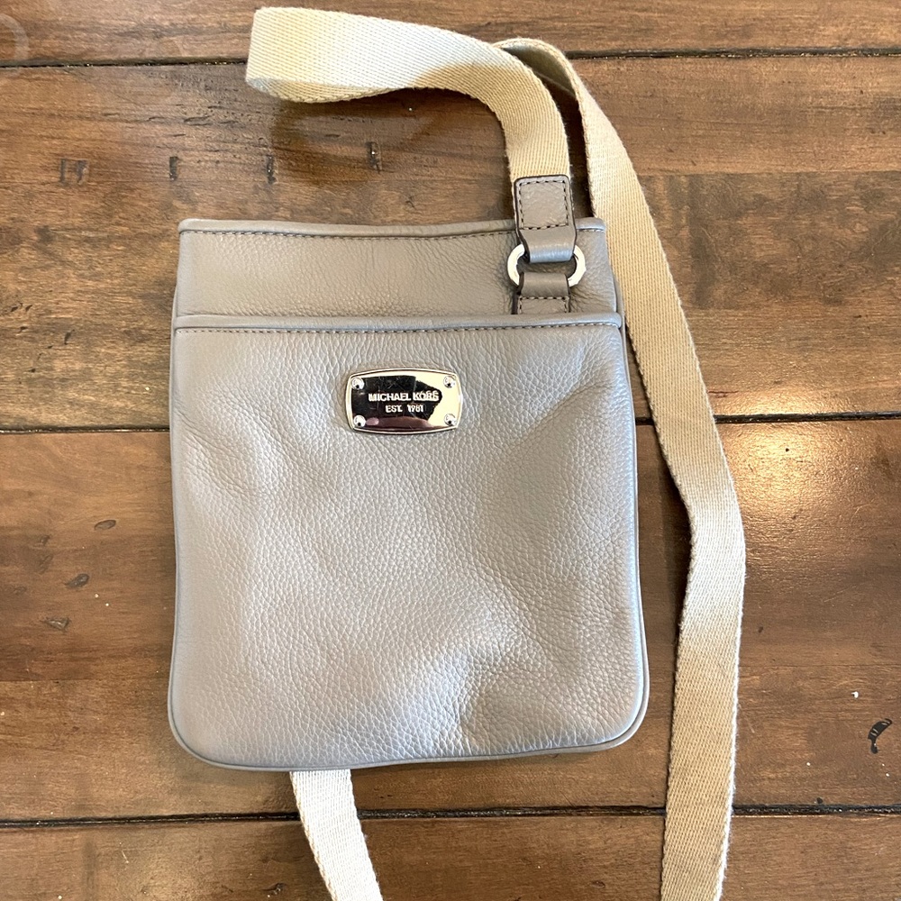 Michael Kors crossbody travel bag - soft leather - gray